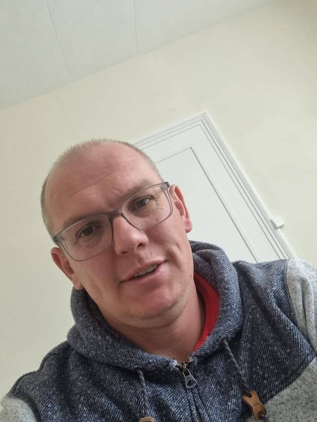 Isayah - Rencontre célibataire à Altishofen Profil de Isayah, 19 ans, Rencontre célibataire à Altishofen (Lucerne)