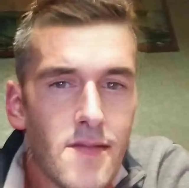 Lucas - Rencontre célibataire à Wiesendangen Profil de Lucas, 22 ans, Rencontre célibataire à Wiesendangen (Zurich)