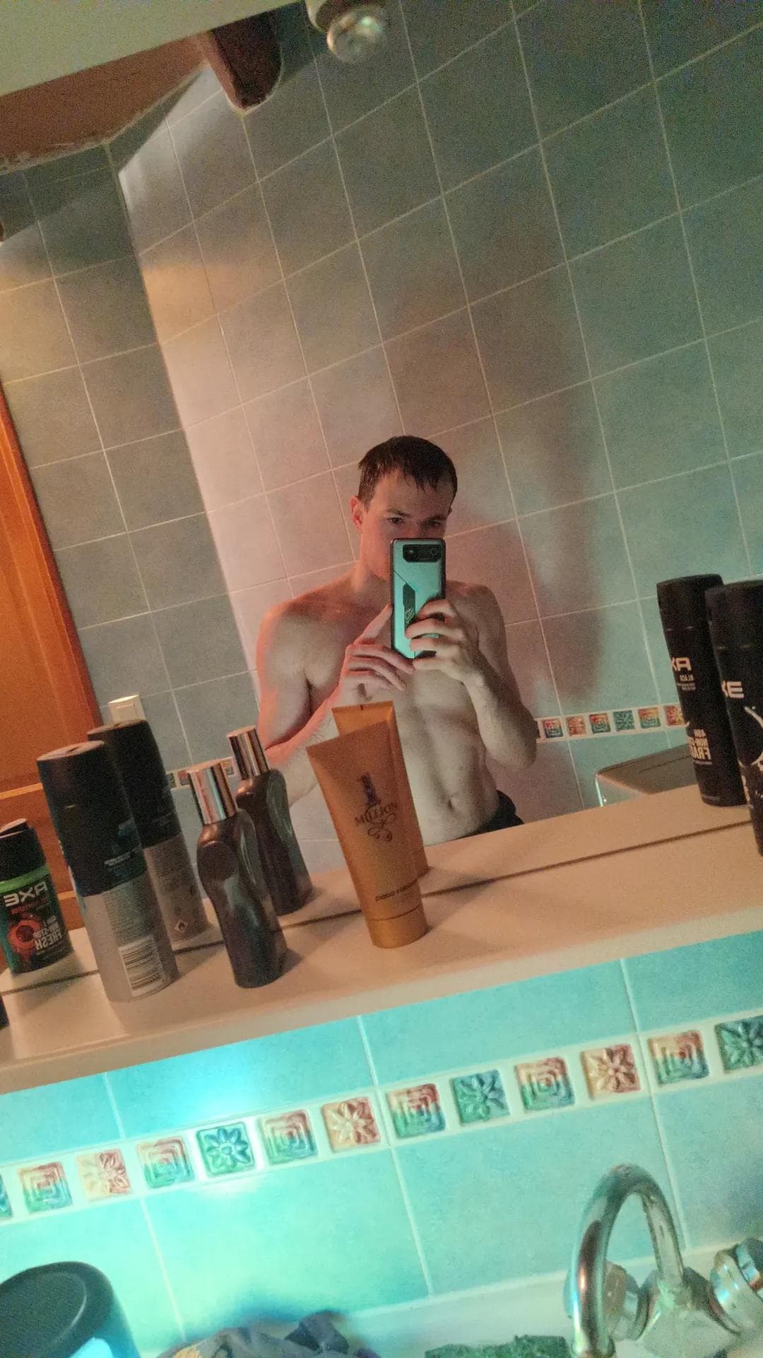 Profil de Aristide, 20 ans, Rencontre célibataire à Oberwald (Valais)