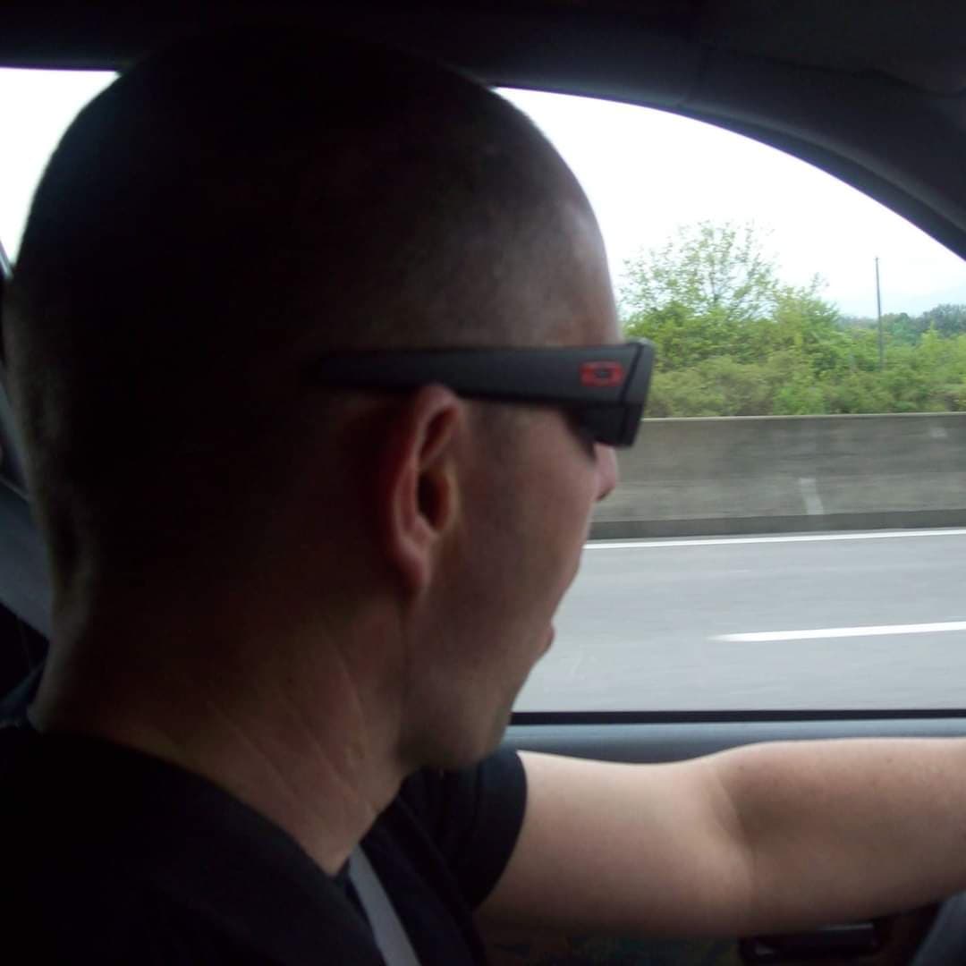 Johann - Rencontre célibataire à Cressier NE Profil de Johann, 40 ans, Rencontre célibataire à Cressier NE (Neuchâtel)