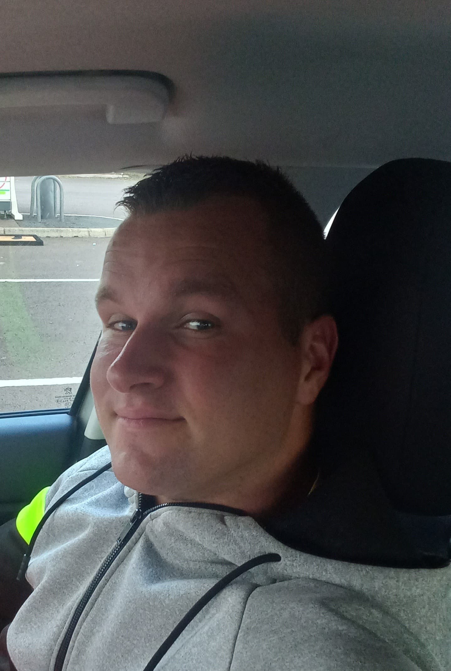 Melvin - Rencontre célibataire à Villars-le-Terroir Profil de Melvin, 36 ans, Rencontre célibataire à Villars-le-Terroir (Vaud)