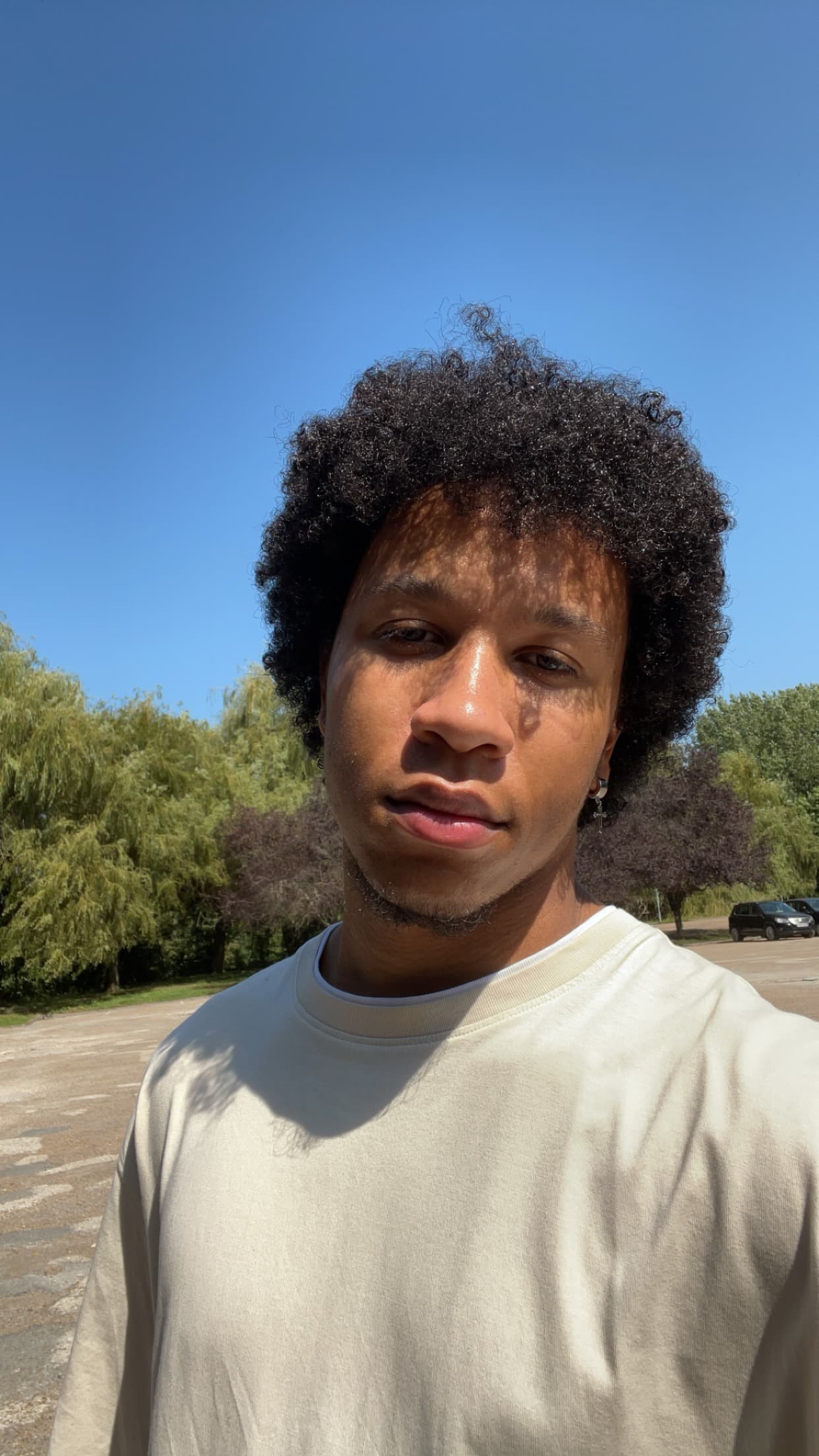 Valentino - Rencontre célibataire à Rona Profil de Valentino, 33 ans, Rencontre célibataire à Rona (Grisons)