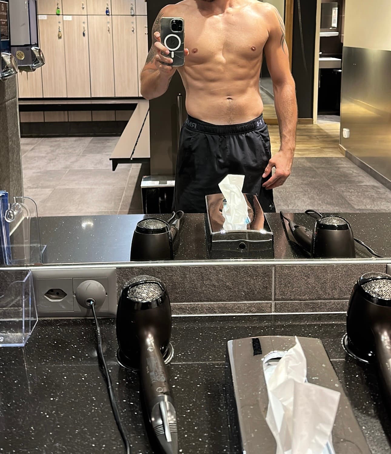 Jessim - Rencontre célibataire à Flüeli-Ranft Profil de Jessim, 40 ans, Rencontre célibataire à Flüeli-Ranft (Obwald)